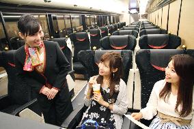 Limited express train car with Kyoto-inspired design unveiled