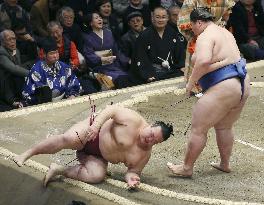 Sumo: Kisenosato at New Year tourney