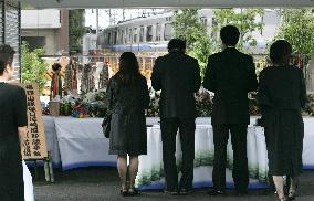 Memorial service held for 107 train derailment victims