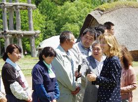 U.S. envoy Kennedy visits Aomori