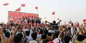 Suu Kyi in Naypyidaw