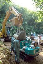 Work begins to ship uranium-contaminated soil to U.S. for dispos