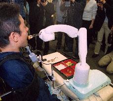 SECOM develops feeding robot