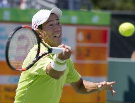 Nishikori advances to 4th round in Miami