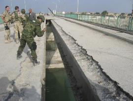 Advance GSDF team inspect bridges, roads in Samawah