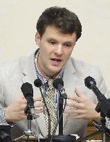 Detained U.S. student apologizes at press conference