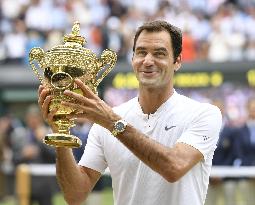 Federer wins record 8th Wimbledon title