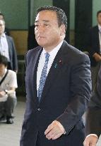 Cabinet reshuffle amid waning support for PM Abe