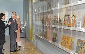 Japanese emperor, empress at "Kinderbook" exhibition