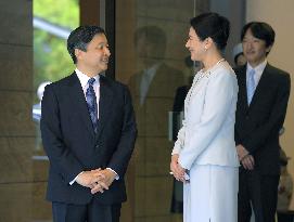 Japan's crown prince leaves for France