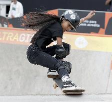 Skateboarding: Kokona Hiraki