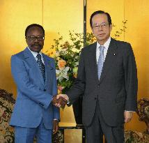 Fukuda begins marathon talks with African leaders ahead of TICAD