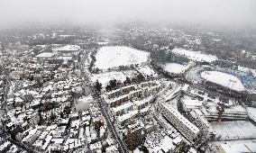 Heavy snow blankets Tokyo