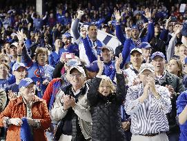 Chicago Cubs advance to World Series