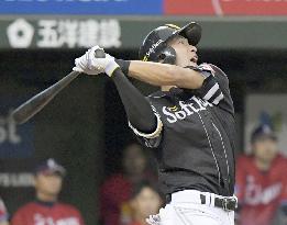 Yanagita leads Hawks to Pacific League pennant