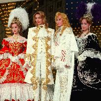Four Takarazuka stars performing "La Rose de Versailles 2001"