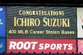 Ichiro achieves 400th MLB career stolen base