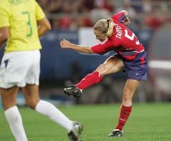 (2)U.S. team wins gold in women's Olympic soccer