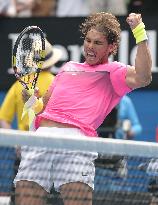 Nadal advances to quarterfinals at Australian Open tennis