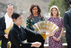 Michelle Obama watches Noh performance at Kyoto temple