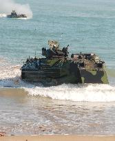 U.S., Australia mount largest amphibious assault drill to date