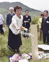 Japanese visit graves in N. Korea of kin who died at end of WWII