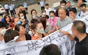 Turmoil continues following Tianjin explosions