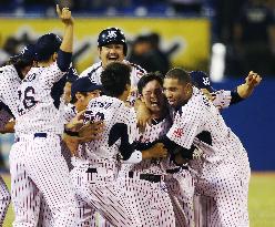 Swallows fly to 1st CL pennant in 14 years