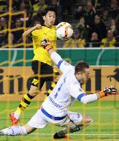 Japanese MF Kagawa of Dortmund scores goal against Paderborn