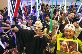 New Star Wars film begins showing in Japan