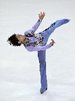 Hanyu takes lead with season's highest score in Grand Prix Final SP
