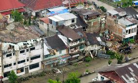 (15)Scenes from Indonesia's Nias and Simeuleu islands after quak