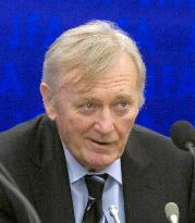 Former Japan coach Osim doesn't want to die on the bench