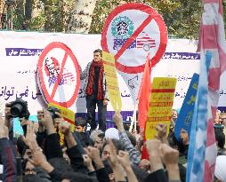 Rally held in Tehran against U.S. businesses