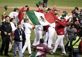 Mexico defeats Team USA, Japan reaches semis at WBC