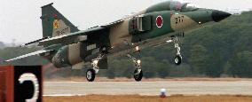 1st Japan-made support fighter jets fly for last time