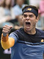 Raonic defeats Wawrinka to reach Australian Open q'finals