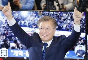 Moon set to win S. Korean presidential election: exit poll