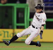 Baseball: Ichiro at Marlins game against Braves