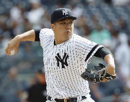 Baseball: Tanaka earns 13th win as Yankees defeat Blue Jays