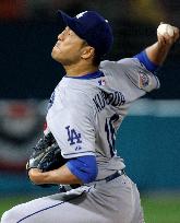 Dodgers' Kuroda makes strong season debut