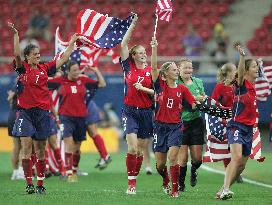 U.S. team wins gold in women's Olympic soccer