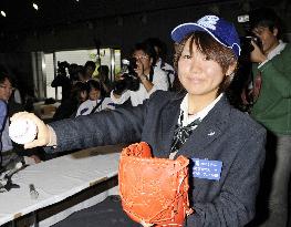 High school student to become 1st female pro baseball player