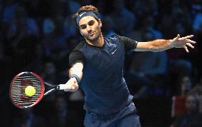 Federer beats Djokovic in ATP world tour finals