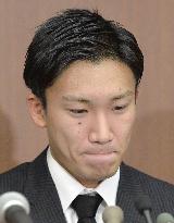 Badminton superstar Momota apologizes for gambling