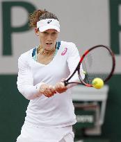 Stosur advances to French Open quarterfinals