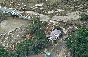 10 dead, 3 missing in northern Japan after typhoon