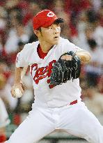 Baseball: Yabuta pitching propels Carp 1 step closer to pennant
