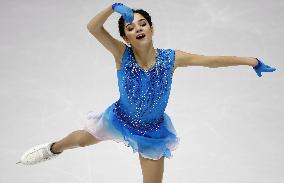 Figure skating: Medvedeva leads after SP at Skate Canada