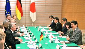 Abe, German Pres. Gauck affirm shared stance on rule of law